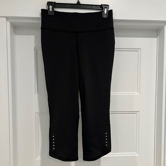 Old Navy Go Dry Women Black Medium Zip Pocket Pull-on Capri Leggings - Picture 1 of 7